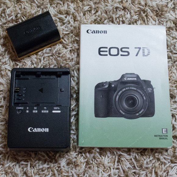 Canon 7D DLSR Camera and Lens - Picture 2 of 4